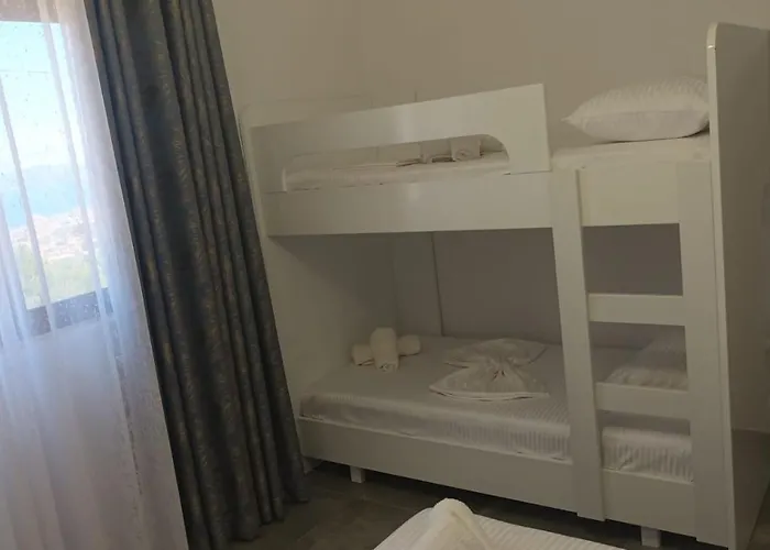 Konukevi Miri's 3*